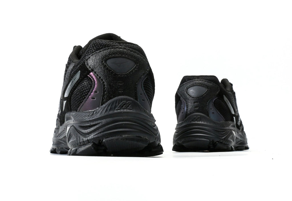 Mizuno RACER ADV "Triple Black"
