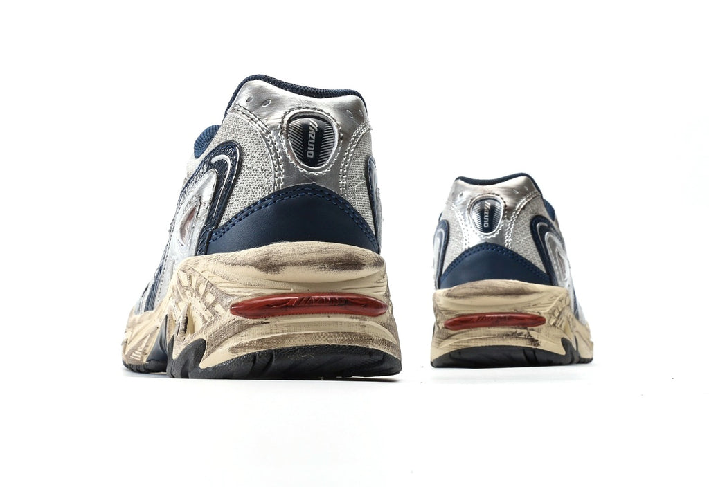 Mizuno Adventure "Silver Navy"
