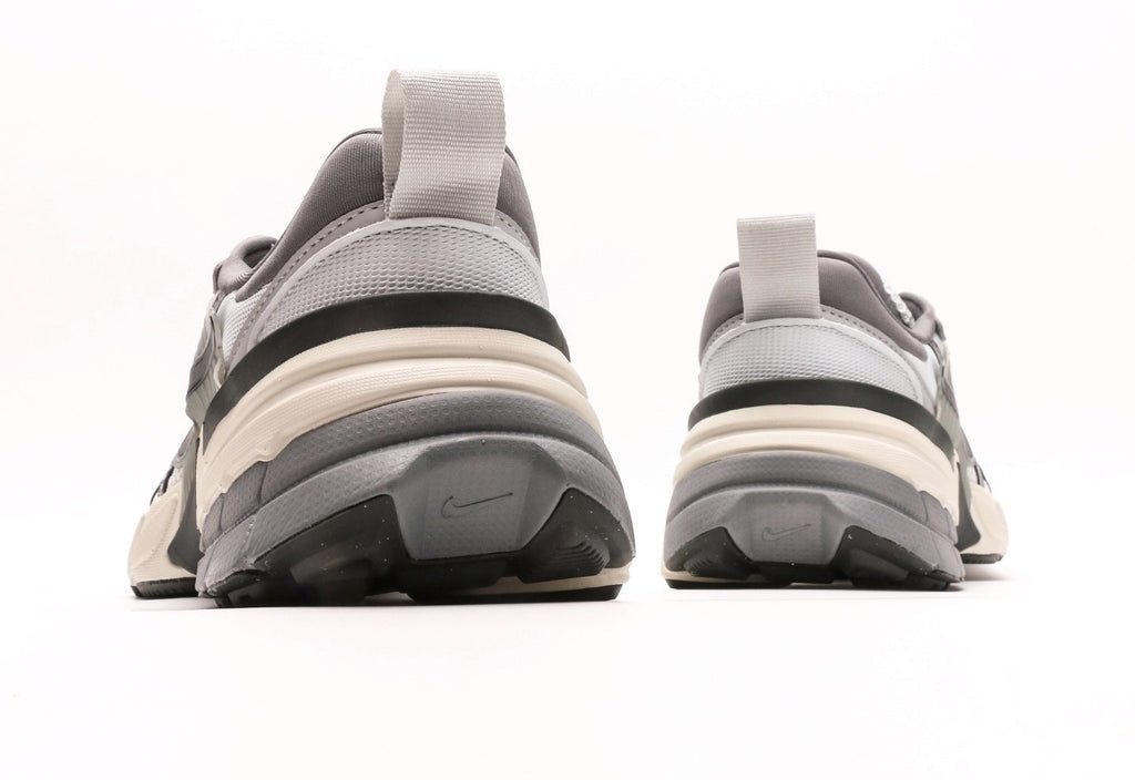 V2K Run "Pure Platinum Metallic Cool Grey"