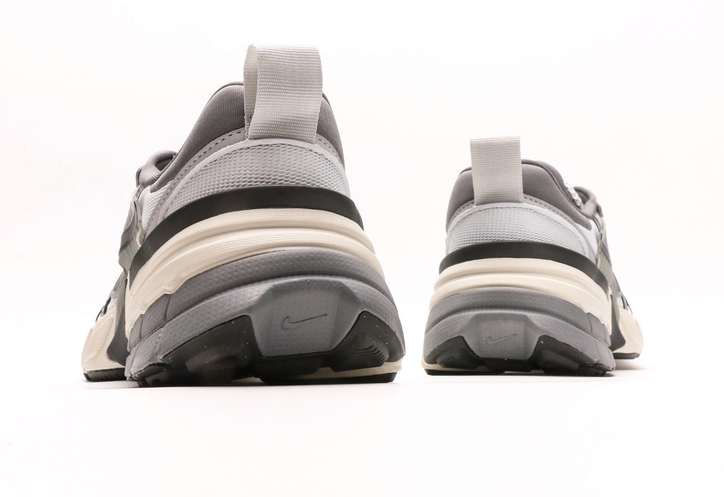 V2K Run "Pure Platinum Metallic Cool Grey"