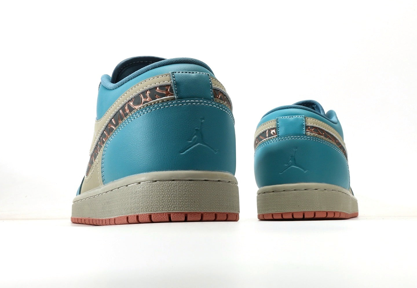 Air Jordan 1 Low Somos Eternos