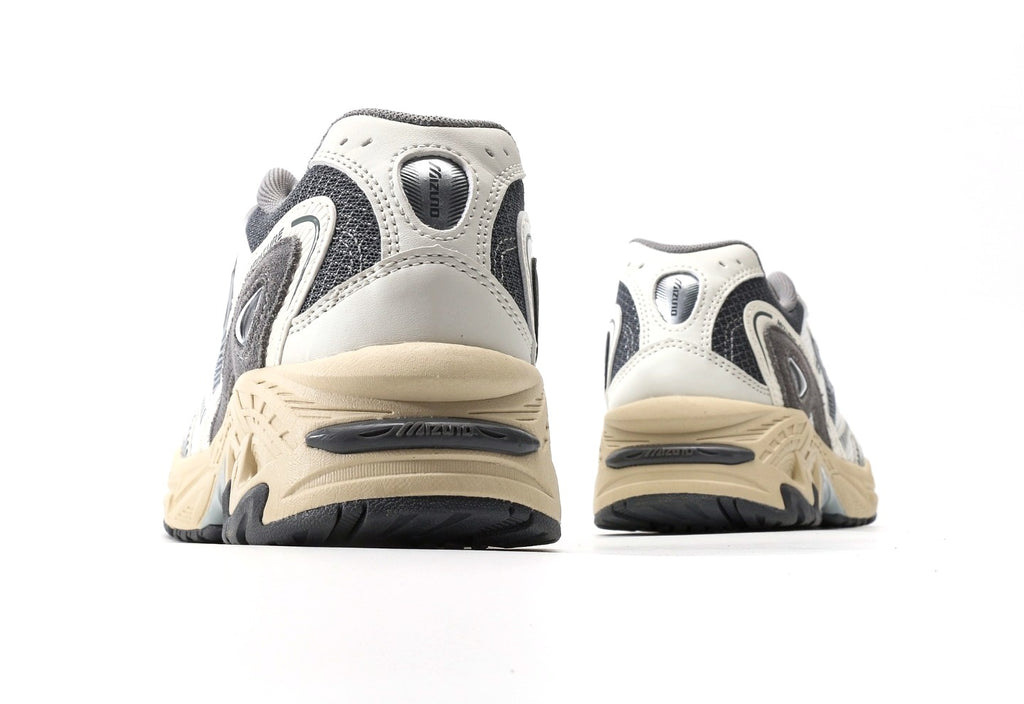Mizuno Adventure Twe