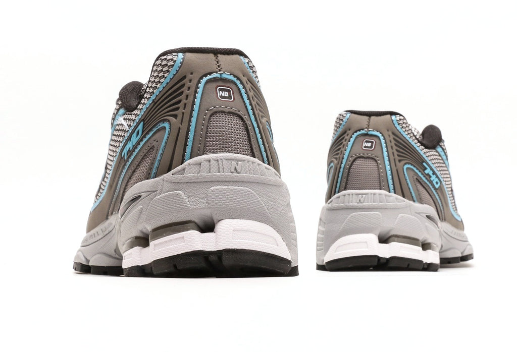 New Balance 740