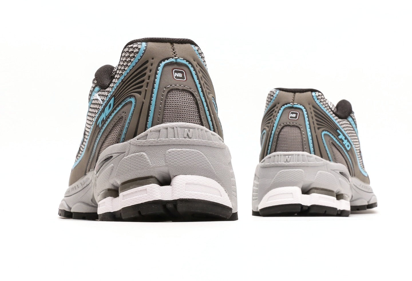 New Balance 740