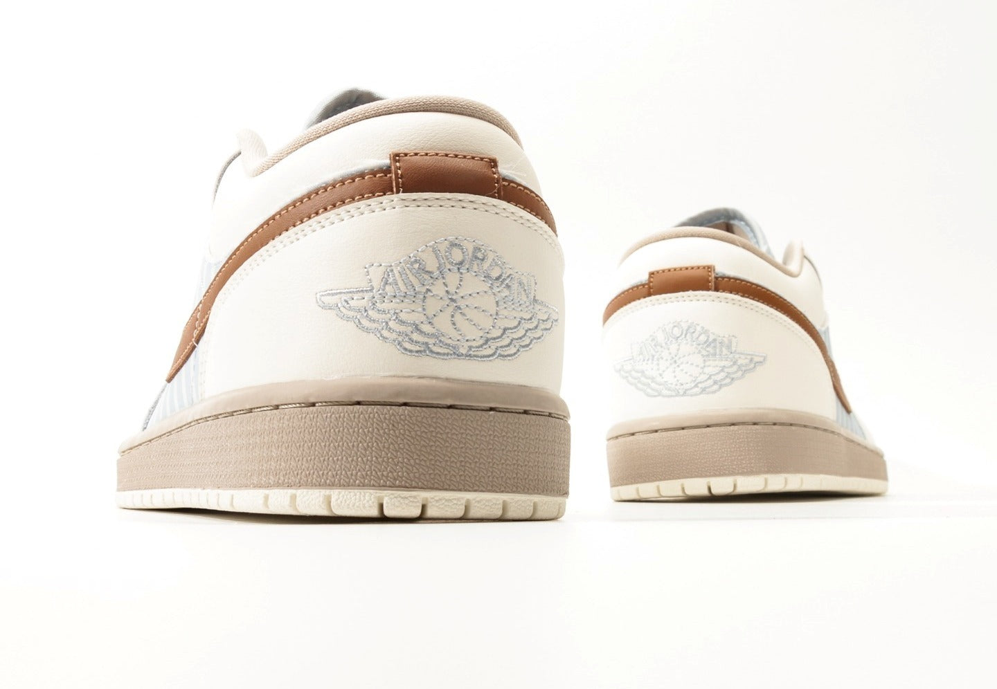 Air Jordan 1 Low SE "Pinstripes"