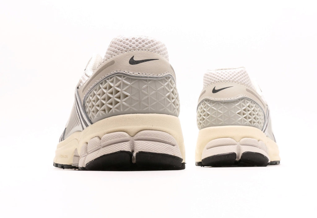 Zoom Vomero 5 "Platinum Tint"