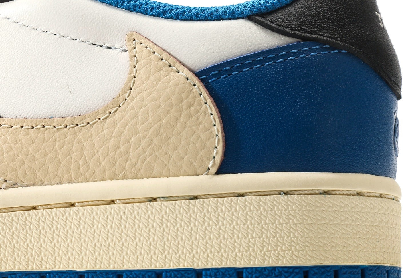 Travis Scott x Air Jordan 1 Low OG SP Fragment Design