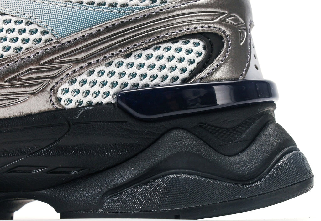 New Balance 9060 in Metallic Silver Black