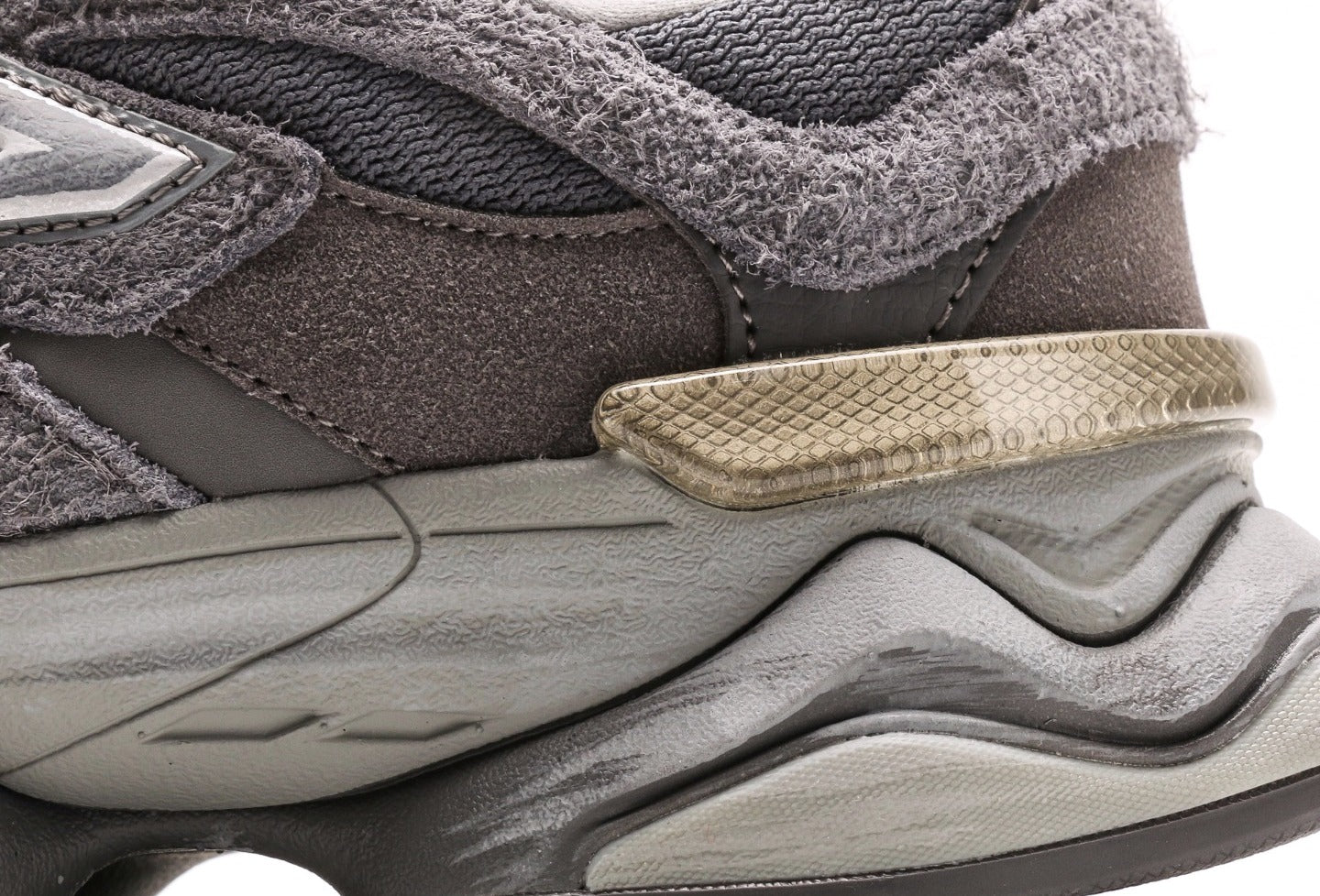 New Balance 9060 Magnet