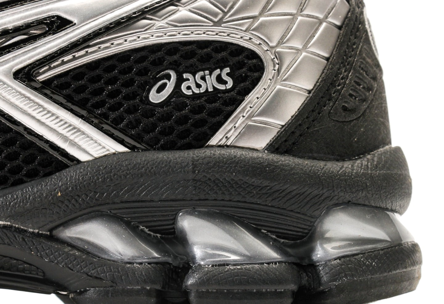 Gel Nimbus 10.1 "Black Pure Silver"