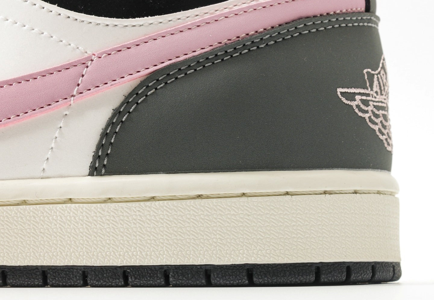 Air Jordan 1 Low SE "Black Iced Carmine"