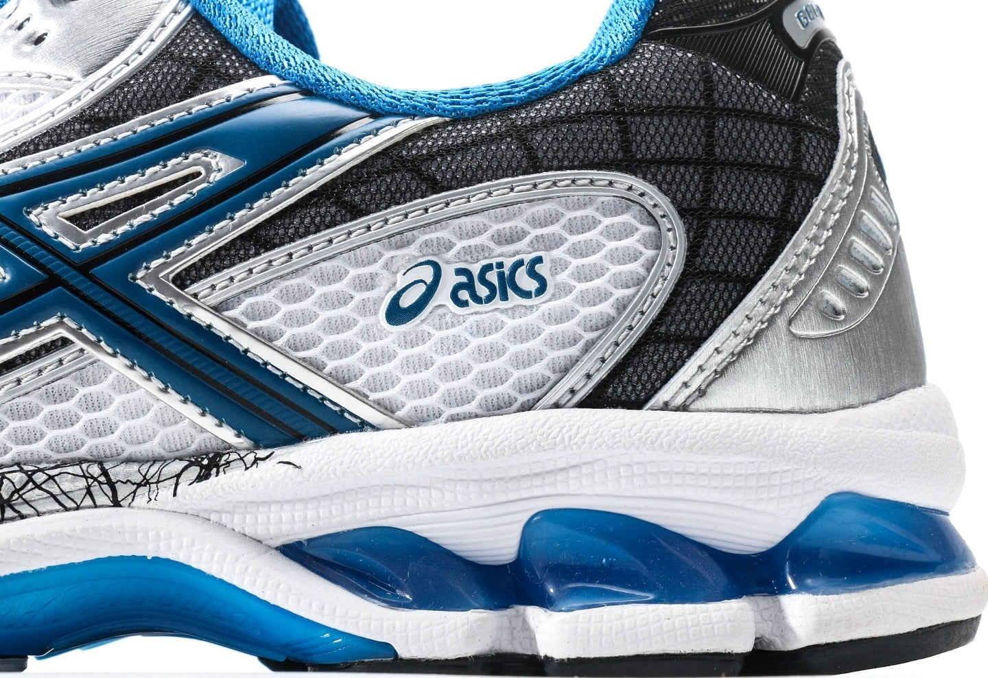 Gel-Nimbus 10.1 White Directoire Blue