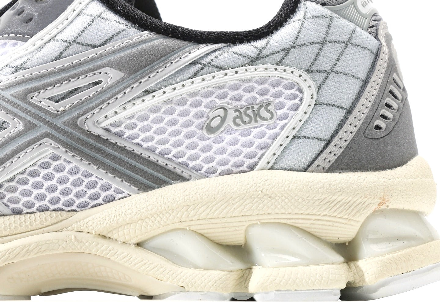 MIN-NANO x Gel-Nimbus 10.1 White/ Sheet Rock