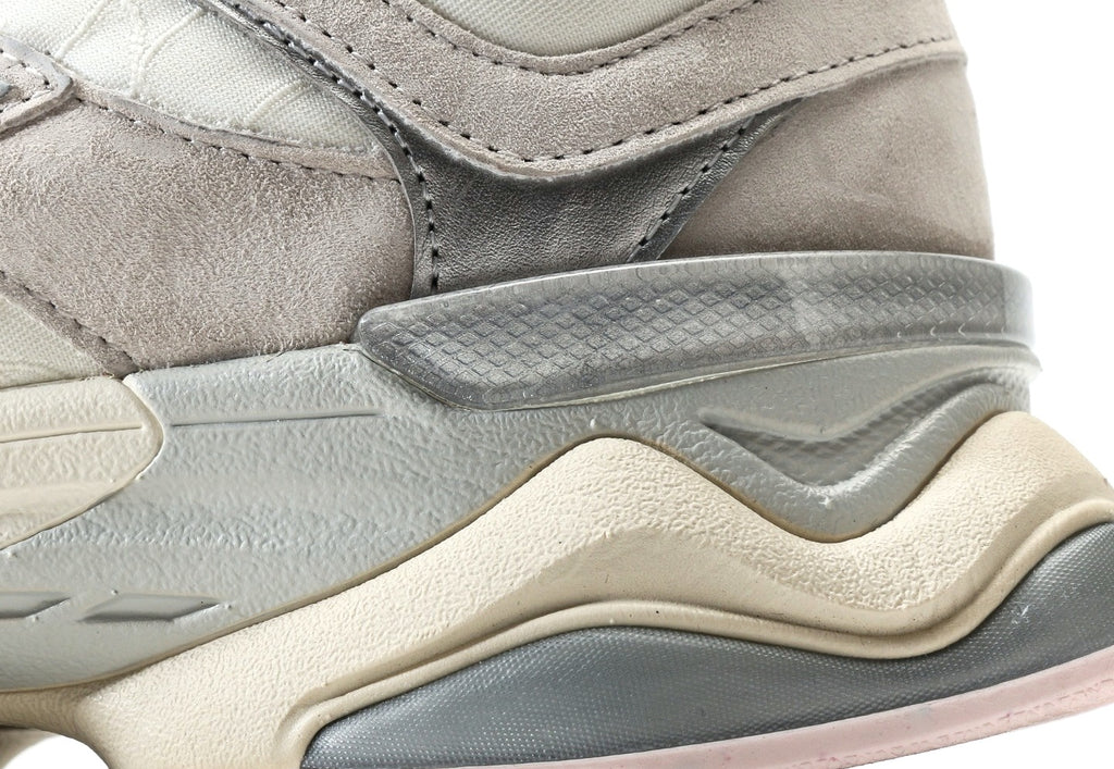 New Balance 9060 Coquette Grey Pink