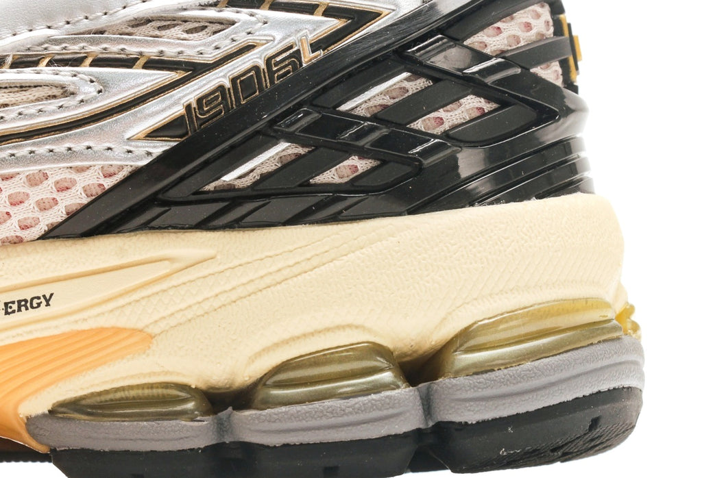 New Balance 1906L Silver Metallic Cream