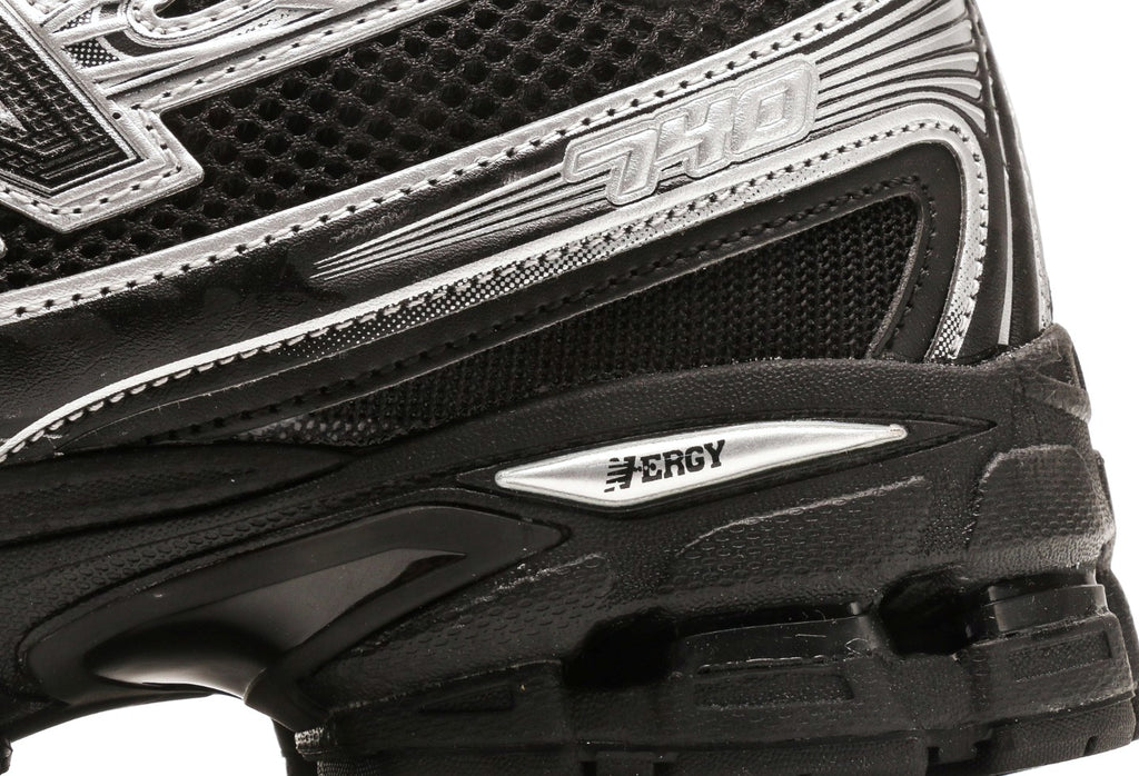 New Balance 740 "Black Silver"