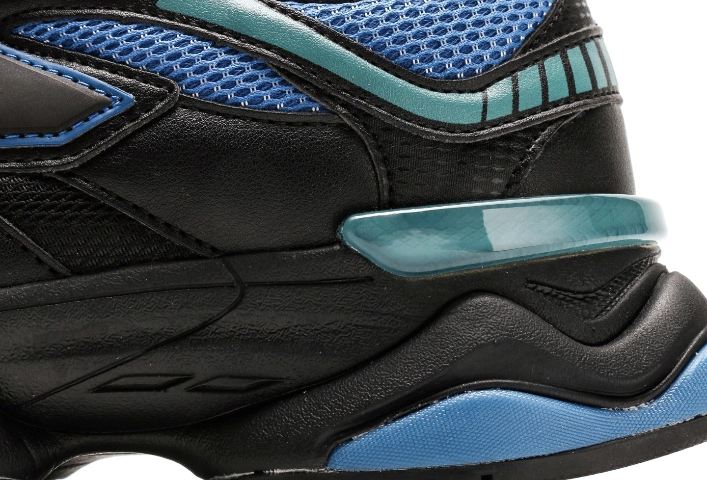 New Balance 9060 Arrives in "Blue Agate"