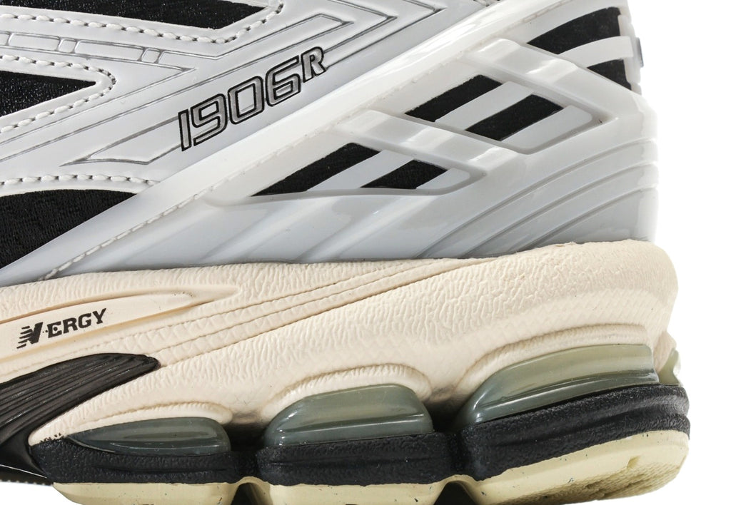 New Balance 1906R "White Black"