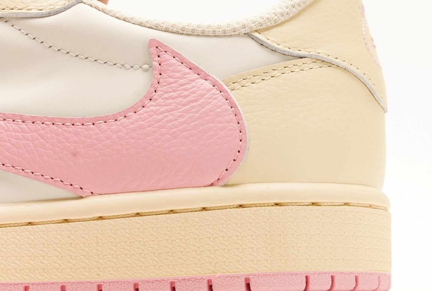Travis Scott x Jordan 1 Retro Low OG "Muslin Pink"