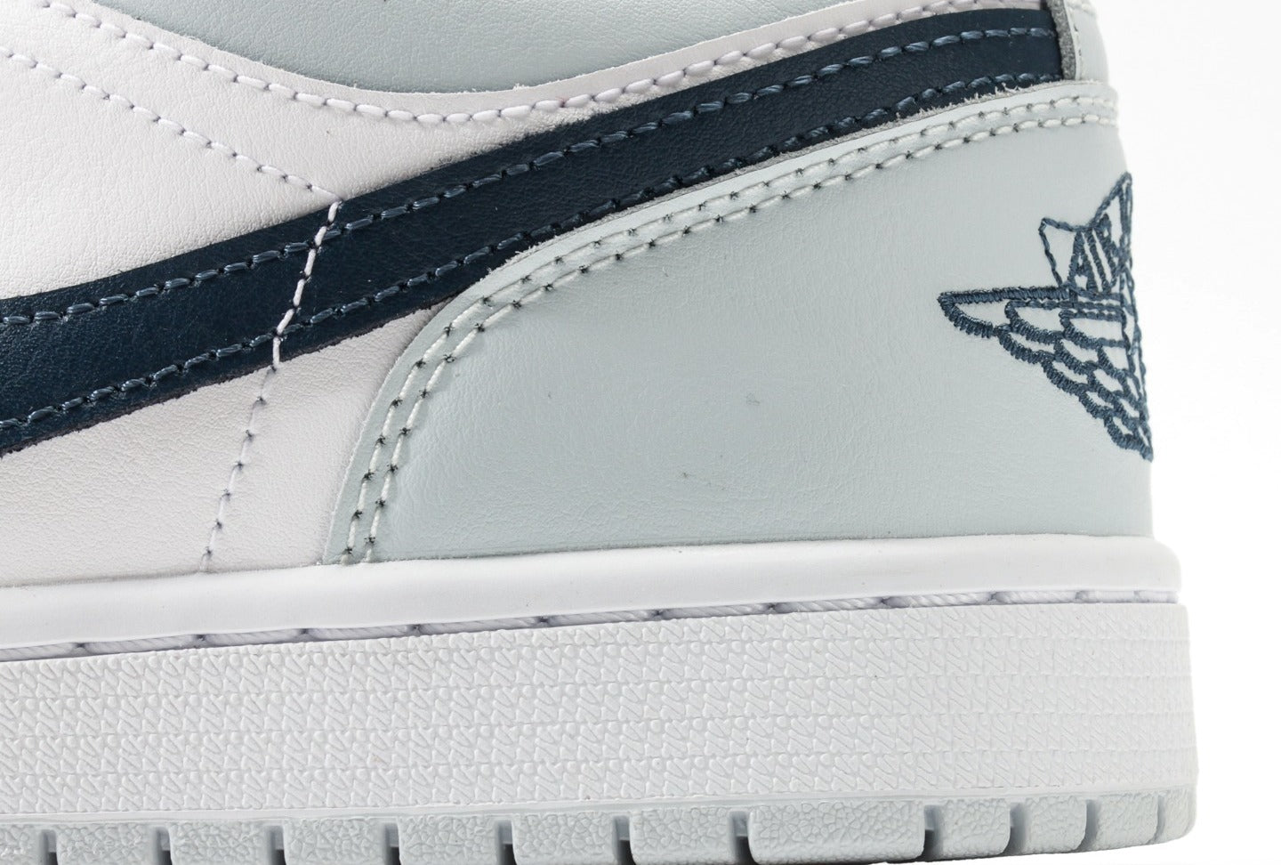 Air Jordan 1 Low Aura Squadron Blue