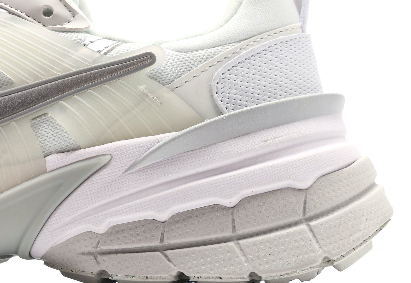 V2K Run "Metallic Silver White"