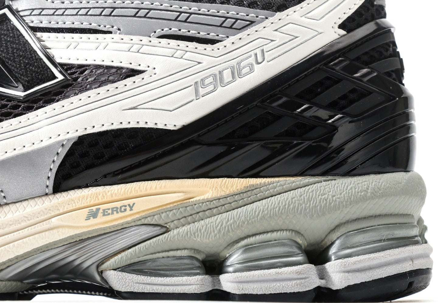 New Balance 1906U "Black Sea Salt Magnet"