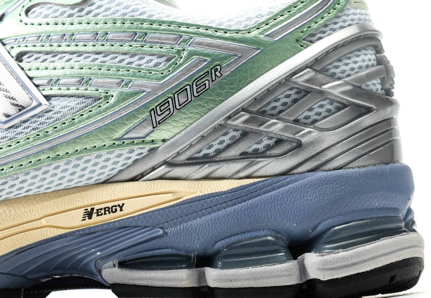 New Balance 1906R "Ice Blue Melon Water"