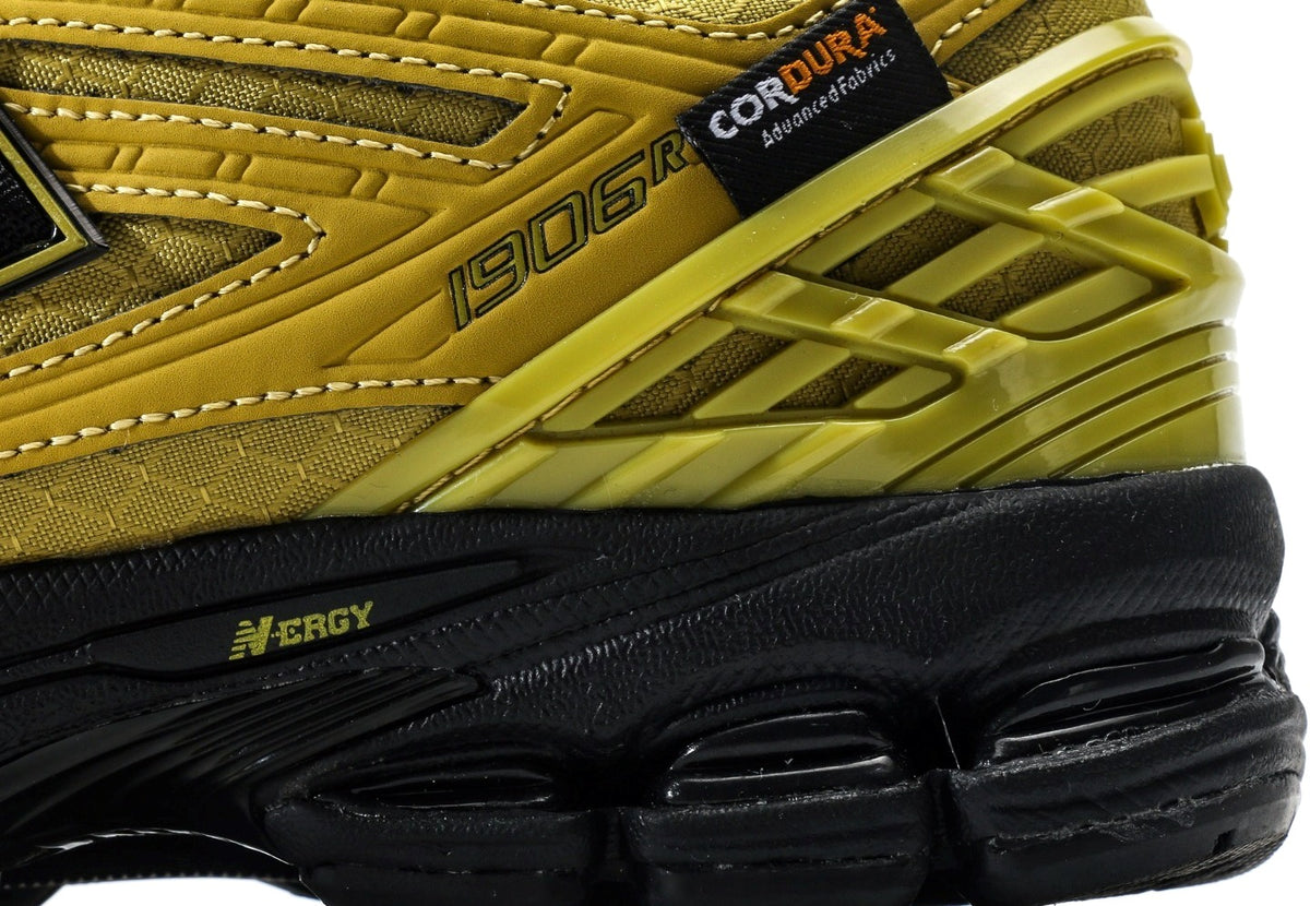 New Balance 1906R "Cordura Marshland Black"