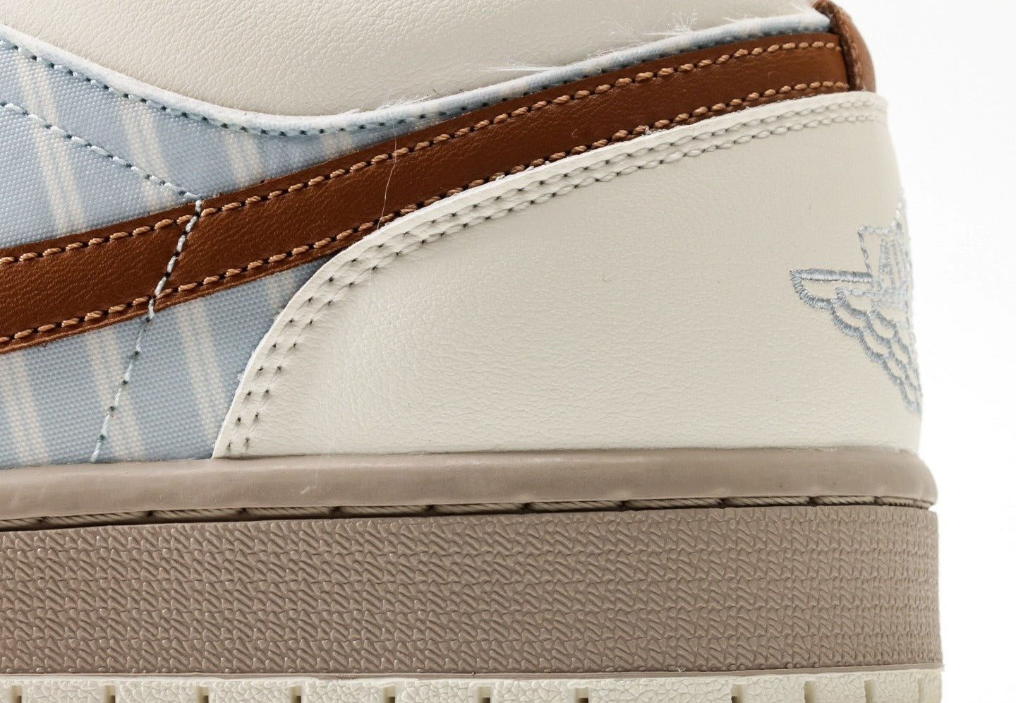 Air Jordan 1 Low SE "Pinstripes"