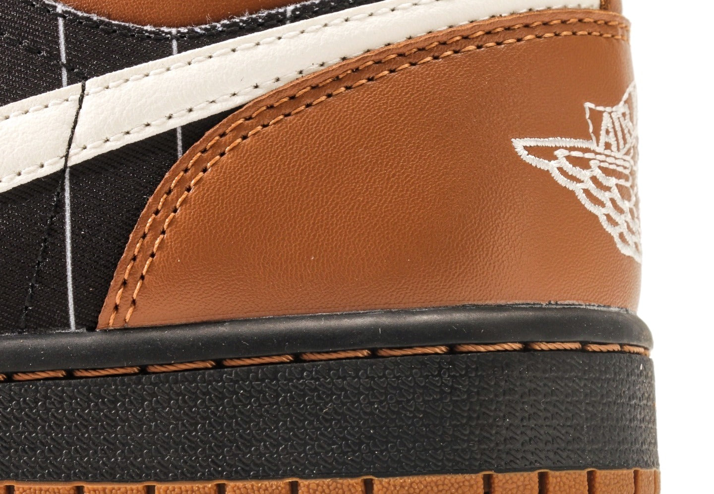 Air Jordan 1 Low SE "Light British Tan"