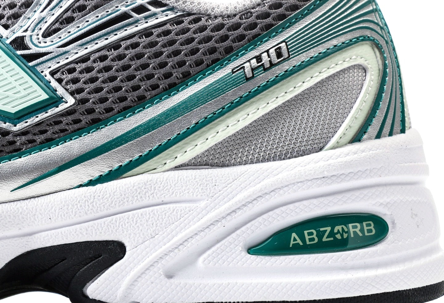 New Balance 740 Silver Metallic New Spruce