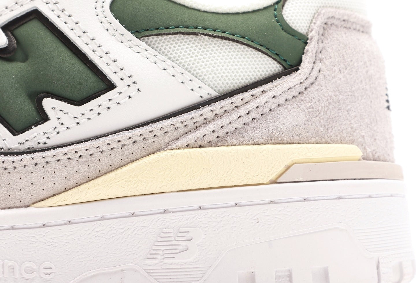 New Balance 550 "Sea Salt/Green