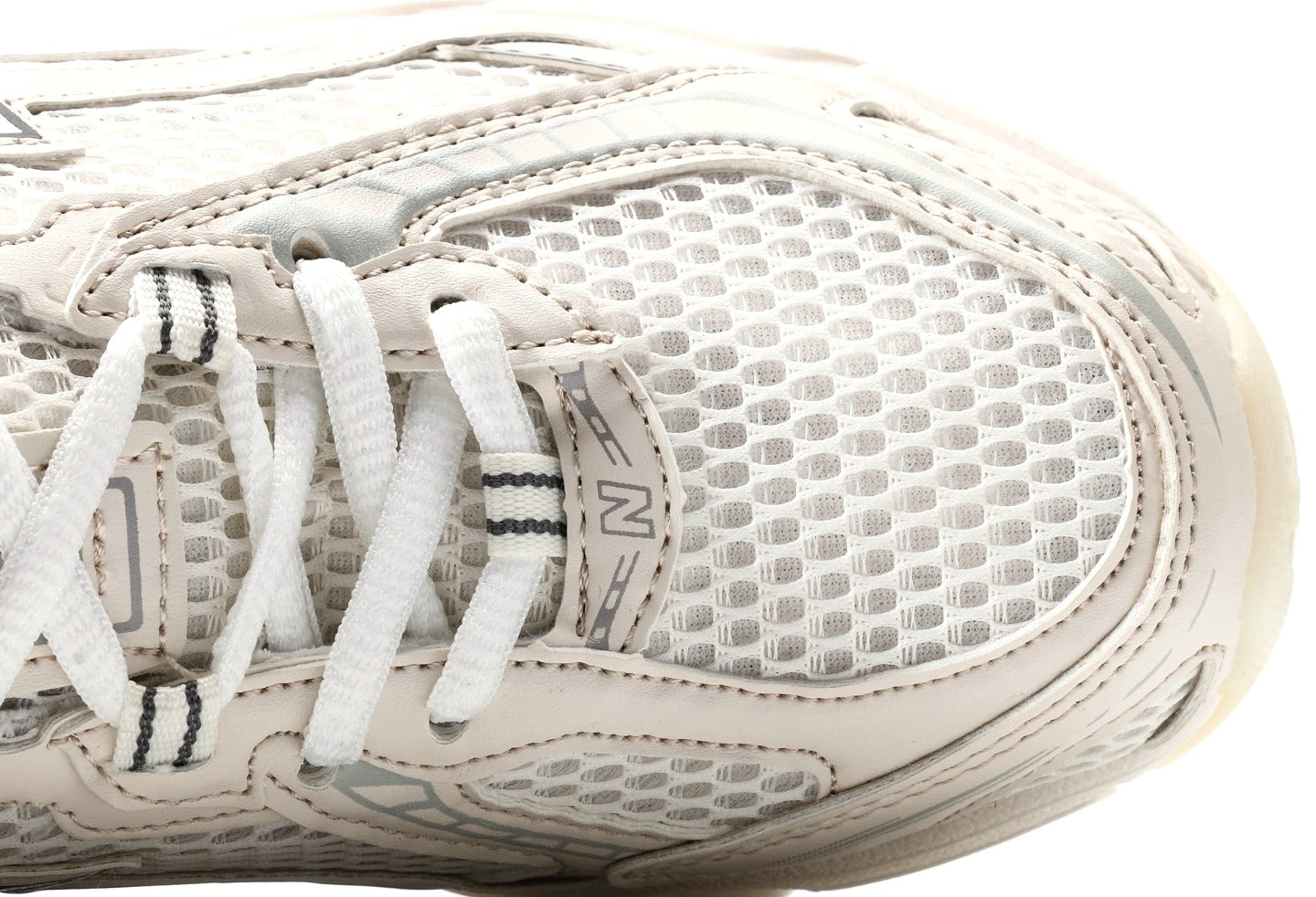 New Balance 740 Brown