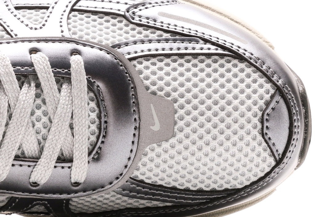 V2K Run "Pure Platinum Metallic Cool Grey"