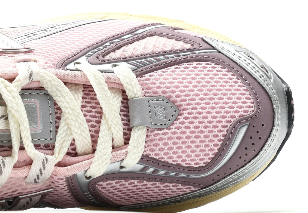New Balance 1906R Silver/Pink