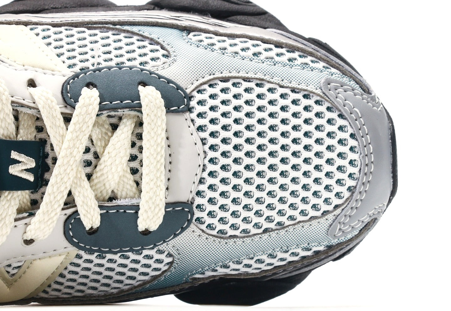 New Balance 9060 in Metallic Silver Black