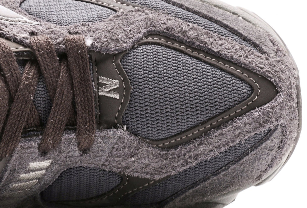 New Balance 9060 Magnet