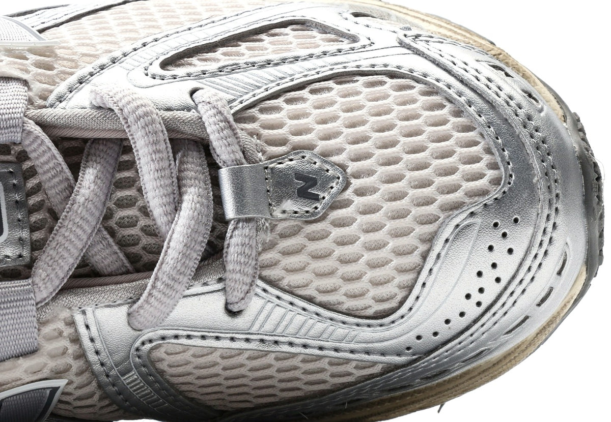 New Balance 1906R "White Silver Distressed"