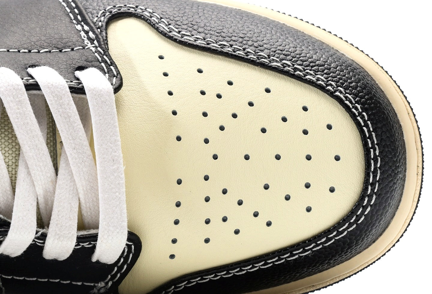 Air Jordan 1 Low SE "Coconut Milk Black"