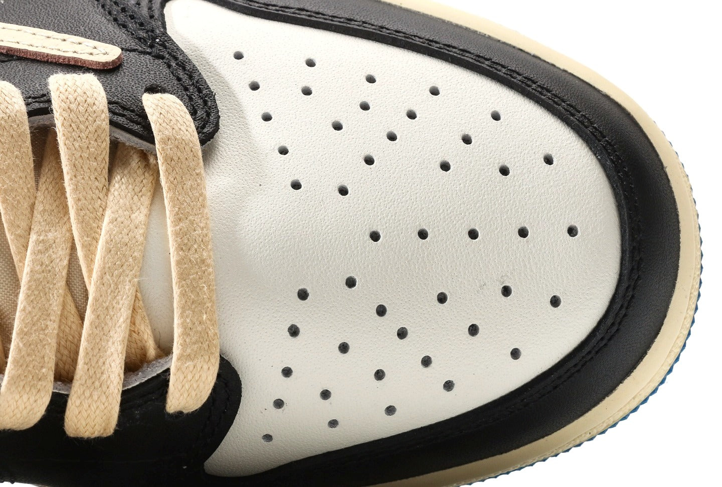 Travis Scott x Air Jordan 1 Low OG SP Fragment Design