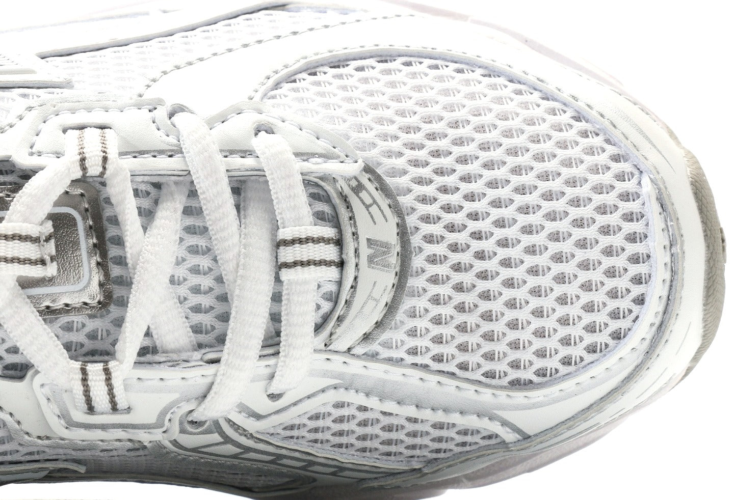 New Balance 740 "White & Silver Metallic"