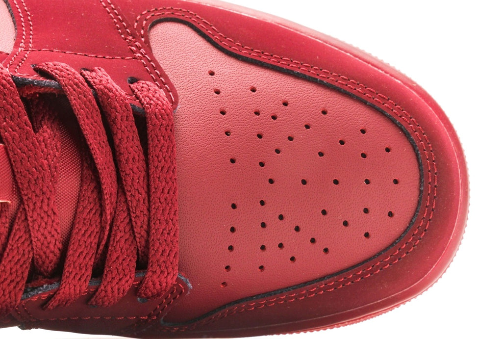 Air Jordan 1 Low SE Valentine's Day