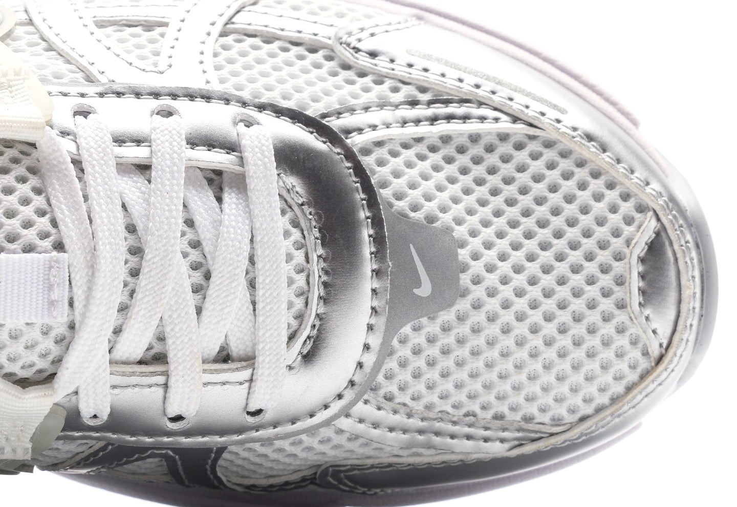 V2K Run "Metallic Silver White"