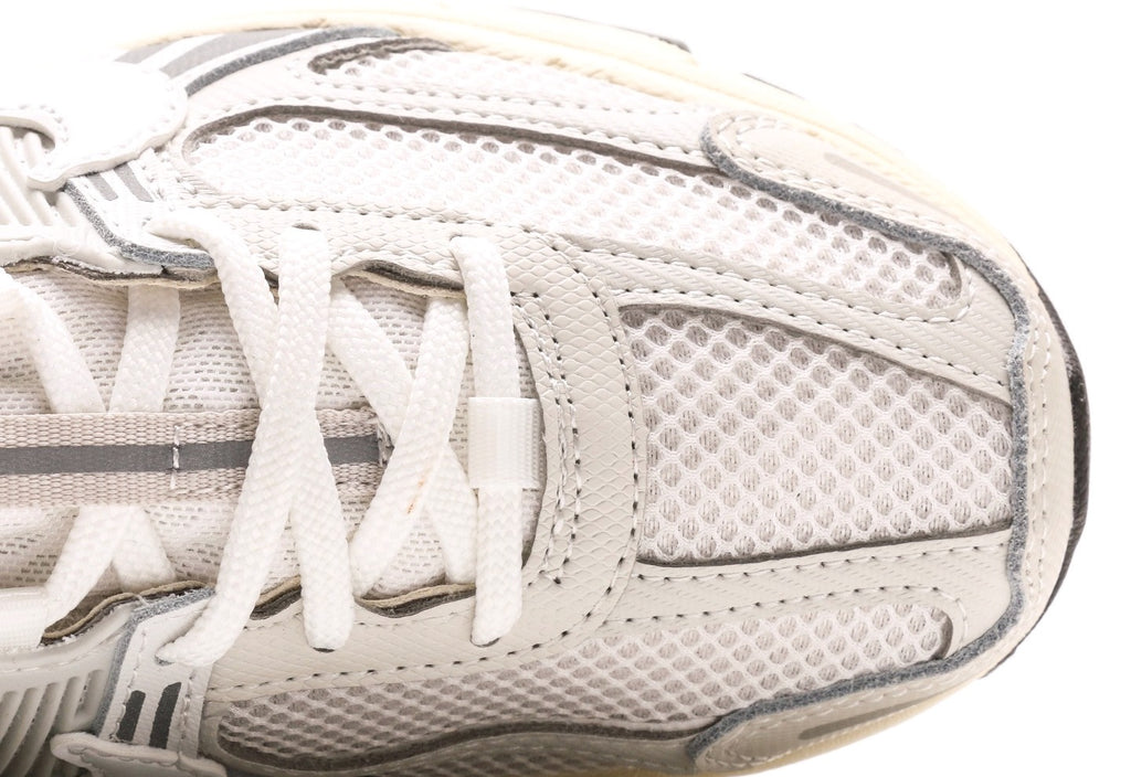 Zoom Vomero 5 "Platinum Tint"