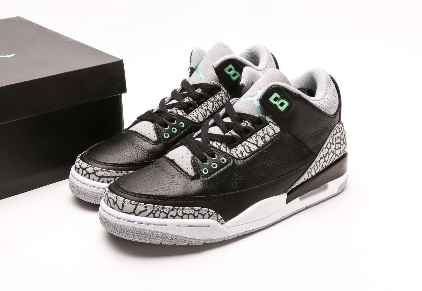 Air Jordan 3 Green Glow