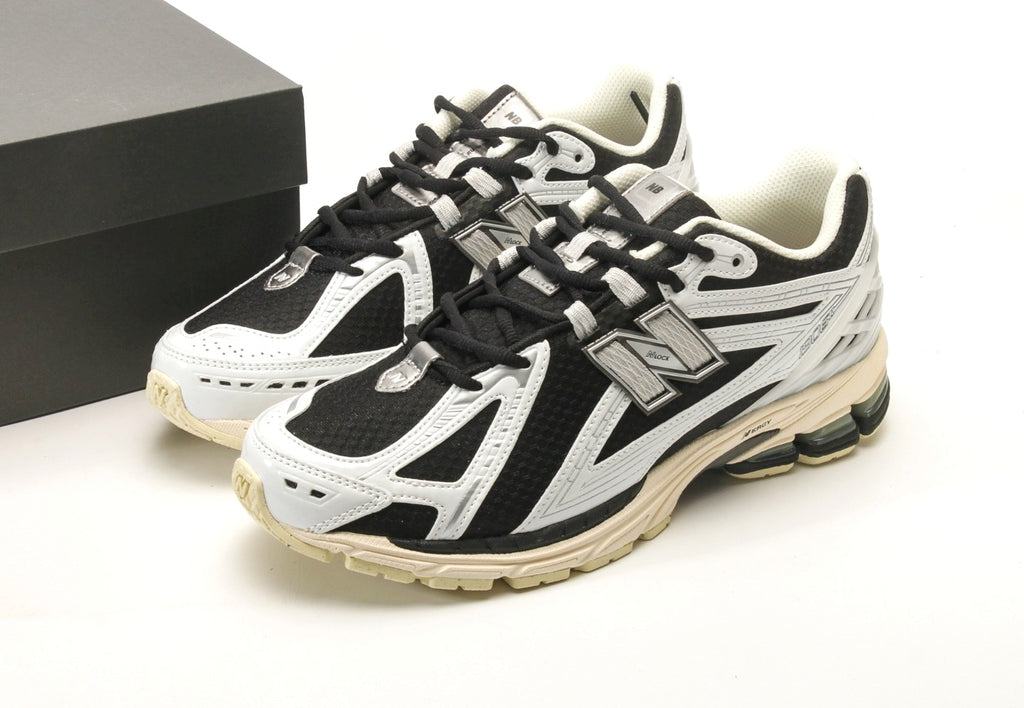 New Balance 1906R "White Black"