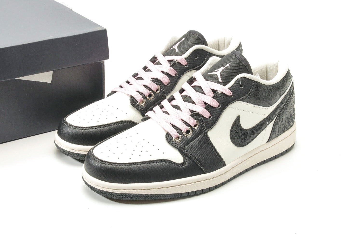 Air Jordan 1 Low SE "Black Iced Carmine Iron Grey"