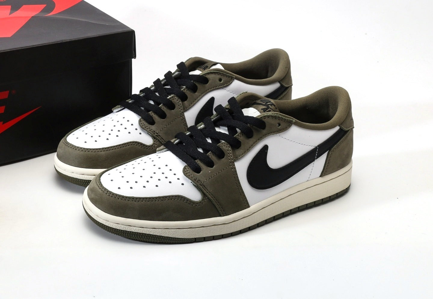 Air Jordan 1 Low OG Medium Olive