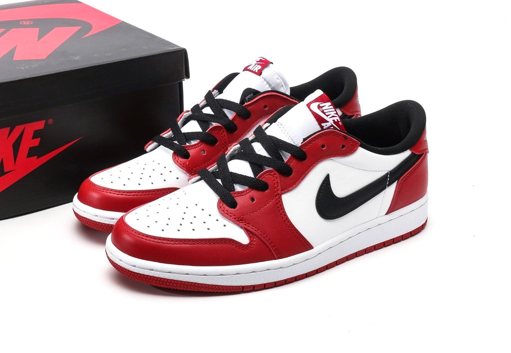 Air Jordan 1 Retro Low OG Chicago