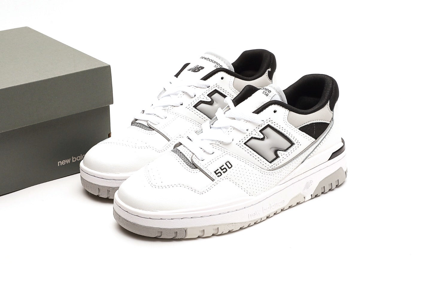 New Balance 550 "White/Grey/Black"